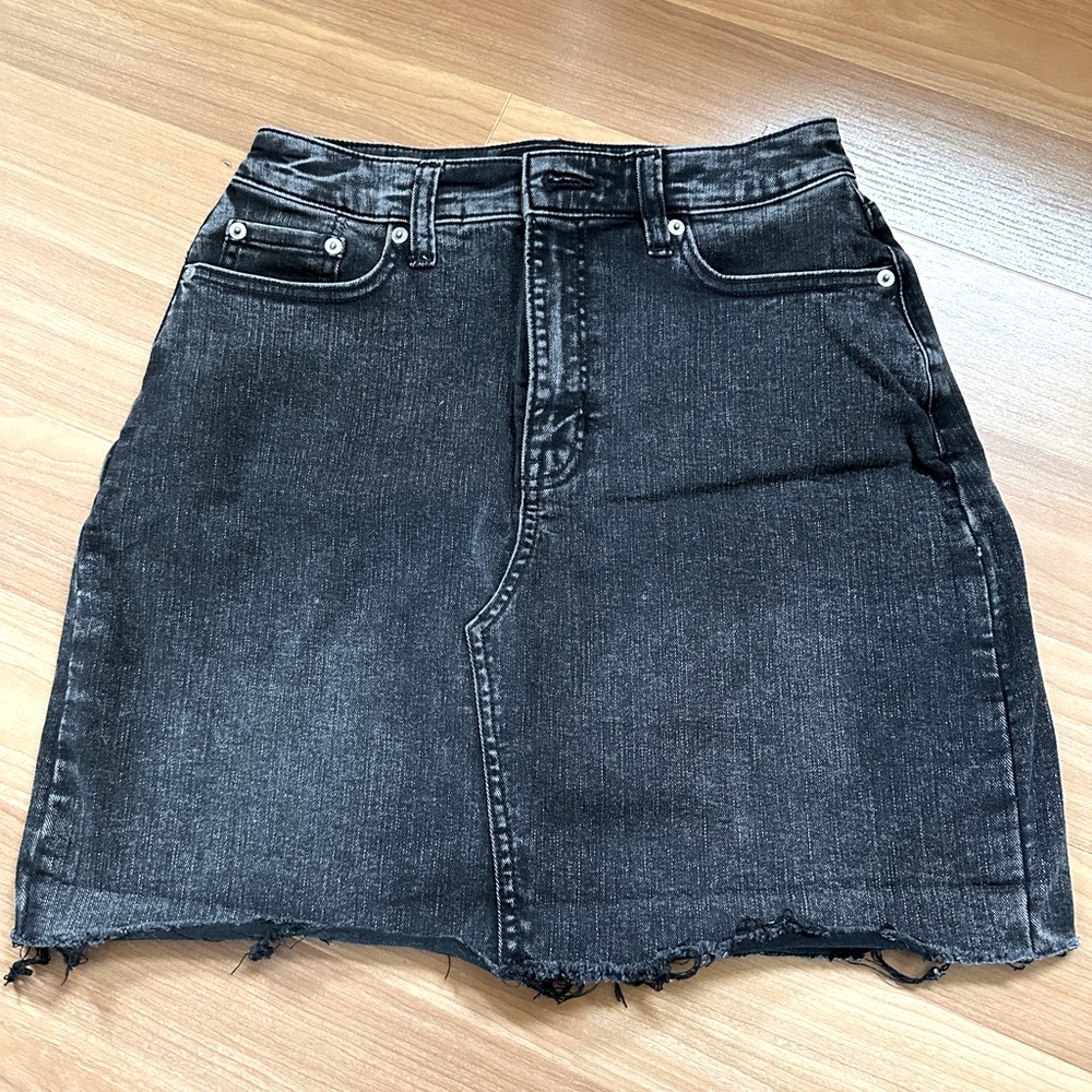BANANA REPUBLIC Denim Mini Skirt, Size 2 Tall